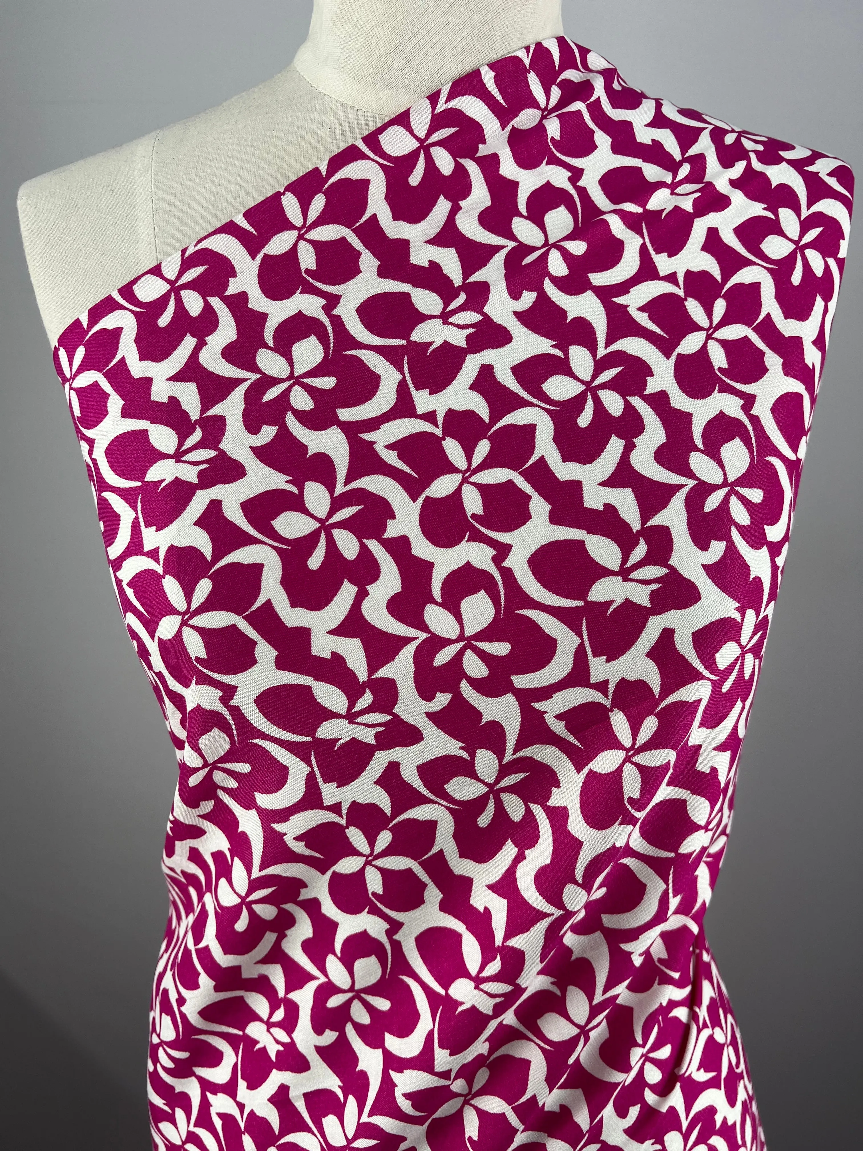 Designer Rayon - Fuchsia - 140cm